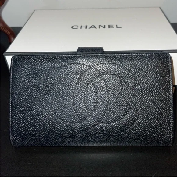 ✨💎CHANEL💎✨BLACK CALFSKIN LONG KISSLOCK WALLET WITH CARD AND BOX! - Picture 6 of 7